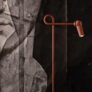 Kundalini LED-gulvlampe Bird, teglrød, højde 126 cm