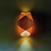 LZF væglampe Orbit, kirsebærtræsfarvet, bredde 19 cm, træ