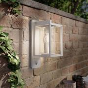 Lucande udendørs væglampe Ferda, sensor, fatning nederst, grå