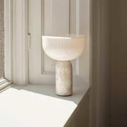 NEW WORKS LED-batteridrevet bordlampe Kizu, beige, marmor, dæmpbar