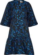 Culture Cuastro Dress Kvinde Blue Flower Korte Kjoler Str L - hos Maga...