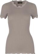 Rosemunde Silk Tshirt w/ Lace Kvinde Sand Kortærmede T-shirts Str L - ...