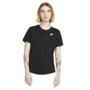 Nike Sportswear Club Essentials Tshirt S - Trænings T-shirts hos Magas...