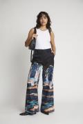 MUNTHE Eileen Printed Viscose Pants Kvinde Black Bukser Med Brede Ben ...