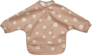 Liewood Merle Printed Cape Bib Shell / Pale ONE SIZE - Hagesmække hos ...